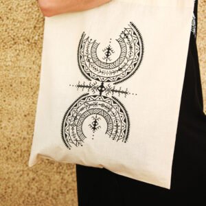 Tote bag Afusart de taille normale en tissu écru, décoré de motifs amazighs