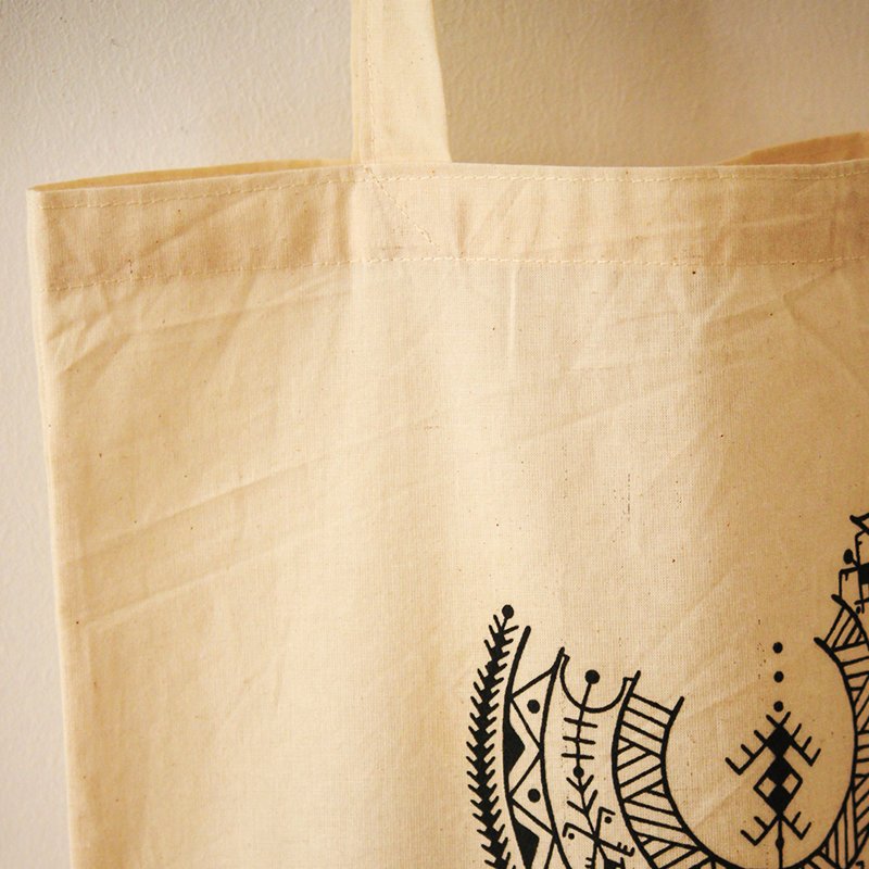 Tote bag Afusart de taille normale en tissu écru, décoré de motifs amazighs