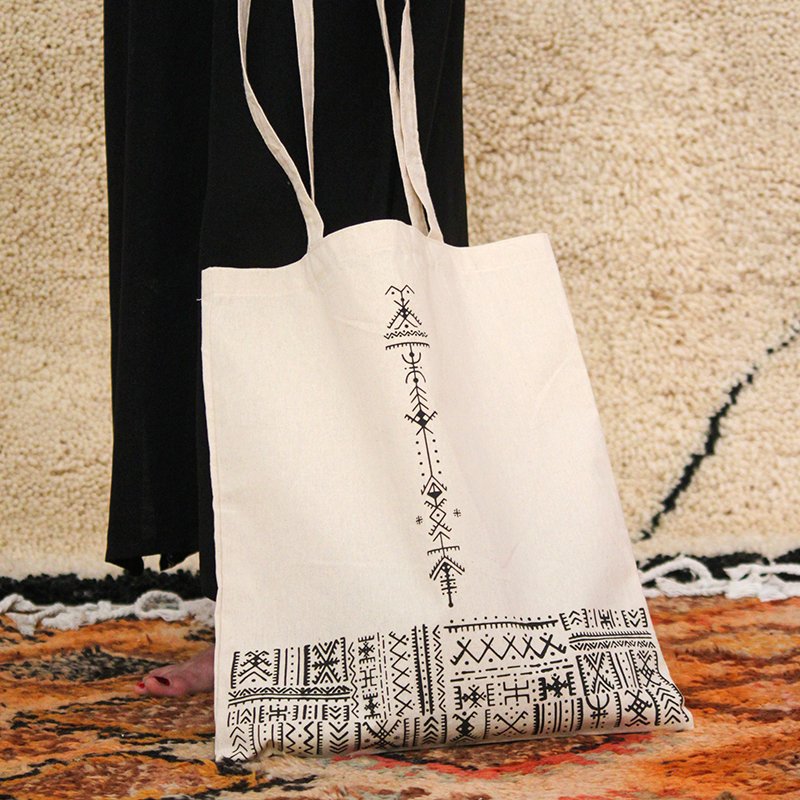 Tote bag Afusart de taille normale en tissu écru, décoré de motifs amazighs